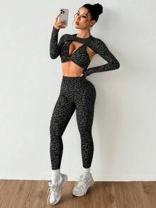 Dewbera Bộ đồ thể thao nữ tay dài hở lưng họa tiết da báo và quần bó - màu đen - Xem 5