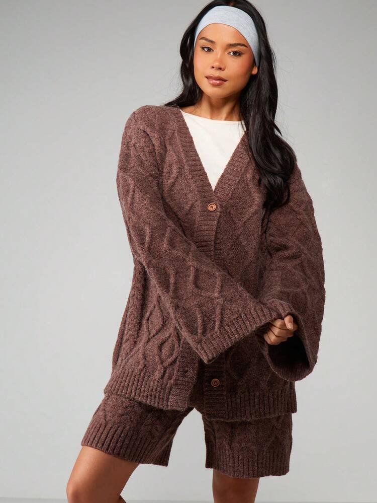MISSGUIDED Conjunto de Cardigan de Tricô Trançado Oversized e Shorts para Mulheres, Roupa de Descanso Aconchegante para Outono e Inverno