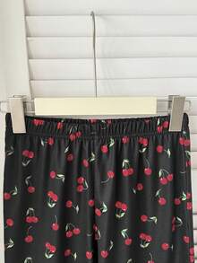 SHEIN 少女樱桃图案V领长袖上衣和裤子睡衣套装 - 黑色 - 查看 6