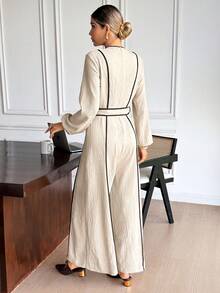 SHEIN Frenchy Herbst-Winter 2025 Damen Mode Lässiger Kontrast-Farbakzent Jumpsuit, Langarm Jumpsuit für Frauen, Damen Jumpsuits, Kontrast-Farbakzent Jumpsuit, Leinen Jumpsuits, Taillengürtel Jumpsuit, Eleganter Jumpsuit für Frauen, Brunch Outfit, Winteroutfits für Frauen, Stilvolle Bekleidungskollektion, Französischer Stil Kleidung, Silvester Outfit, Weihnachten, Thanksgiving Outfit für Frauen, Lässiges Outfit für Frauen, Vintage, Minimalistisch, Pendler, Büro, Perfekt für den Alltag - Aprikosenfarben - Übersicht 2