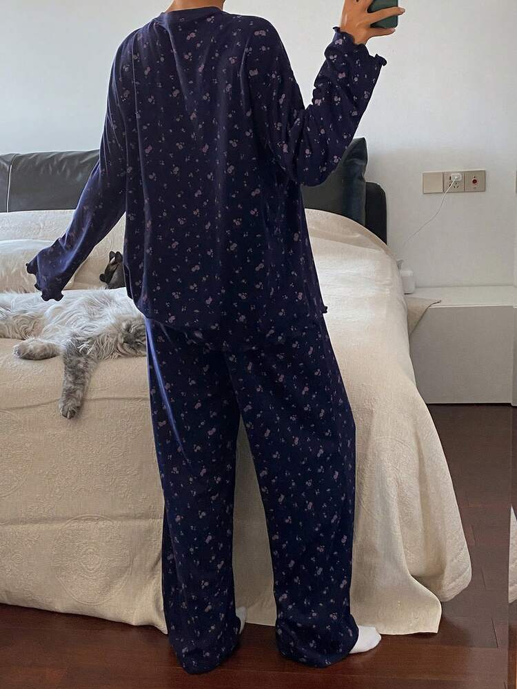 Ditsy Floral Loose & Comfortable Women Pajama Set, Fall & Winter Clothes