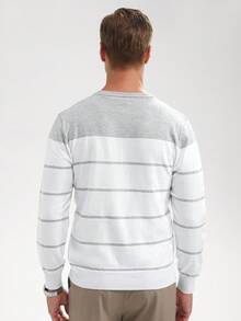 Manfinity Mode Men Striped Pattern Sweater Round Neck Long Sleeve Pullover Color Block White Business Casual Sweater For Husband, For Fall Winter - White - View 2