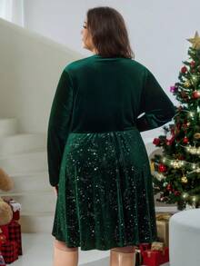 SHEIN CURVE+ Plus Size Round Neck Long Sleeved Crystal Decoration Simple Short Casual Dress Plus Size Women's Autumn Dress, Christmas Dress, Party Dress - Dark Green - View 9