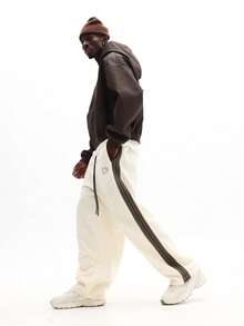 SUMWON 低裆运动裤，侧边饰有织带和品牌标识，休闲舒适，纯色 - 米色 - 查看 3