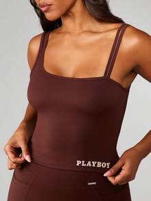 Missguided x Playboy 修身方领无袖露脐上衣，配有可调节肩带，适合积极的生活方式 - 咖啡棕 - 查看 4