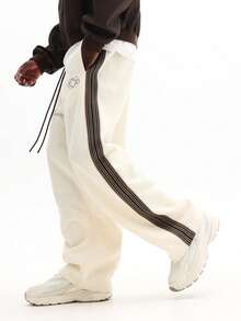 SUMWON 低裆运动裤，侧边饰有织带和品牌标识，休闲舒适，纯色 - 米色 - 查看 6