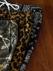 Manfinity VCAY Men's Woven Casual Loose Elastic Waist Straight Leg Shorts, Couple Things - Multicolor - View 4