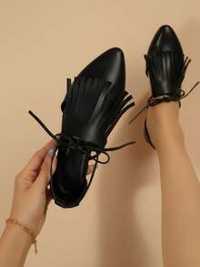 Zapato para mujer con diseño de flecos, punta fina, cordones, plano, estilo moderno casual para oficina y uso diario - Negro - Ver 1
