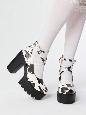 Chaussures à bout fermé pour femmes avec bride croisée, chaussures plateformes à talon épais style punk goth avec une bride boucle, chaussures de style uniforme JK, talons hauts imperméables pour le travail formel