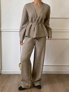 DAZY 女士休闲纯色V领开衫套装（含腰带和裤子）两件套，秋季款 - 卡其色 - 查看 1