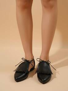 Zapato para mujer con diseño de flecos, punta fina, cordones, plano, estilo moderno casual para oficina y uso diario - Negro - Ver 2