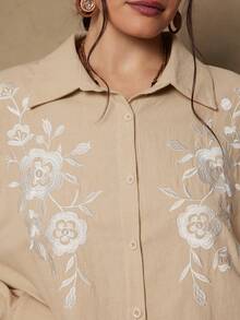 SHEIN VCAY Camisa vintage plus size com ombros caídos em cores contrastantes, manga longa e botões frontais. - Damasco - Ver 2