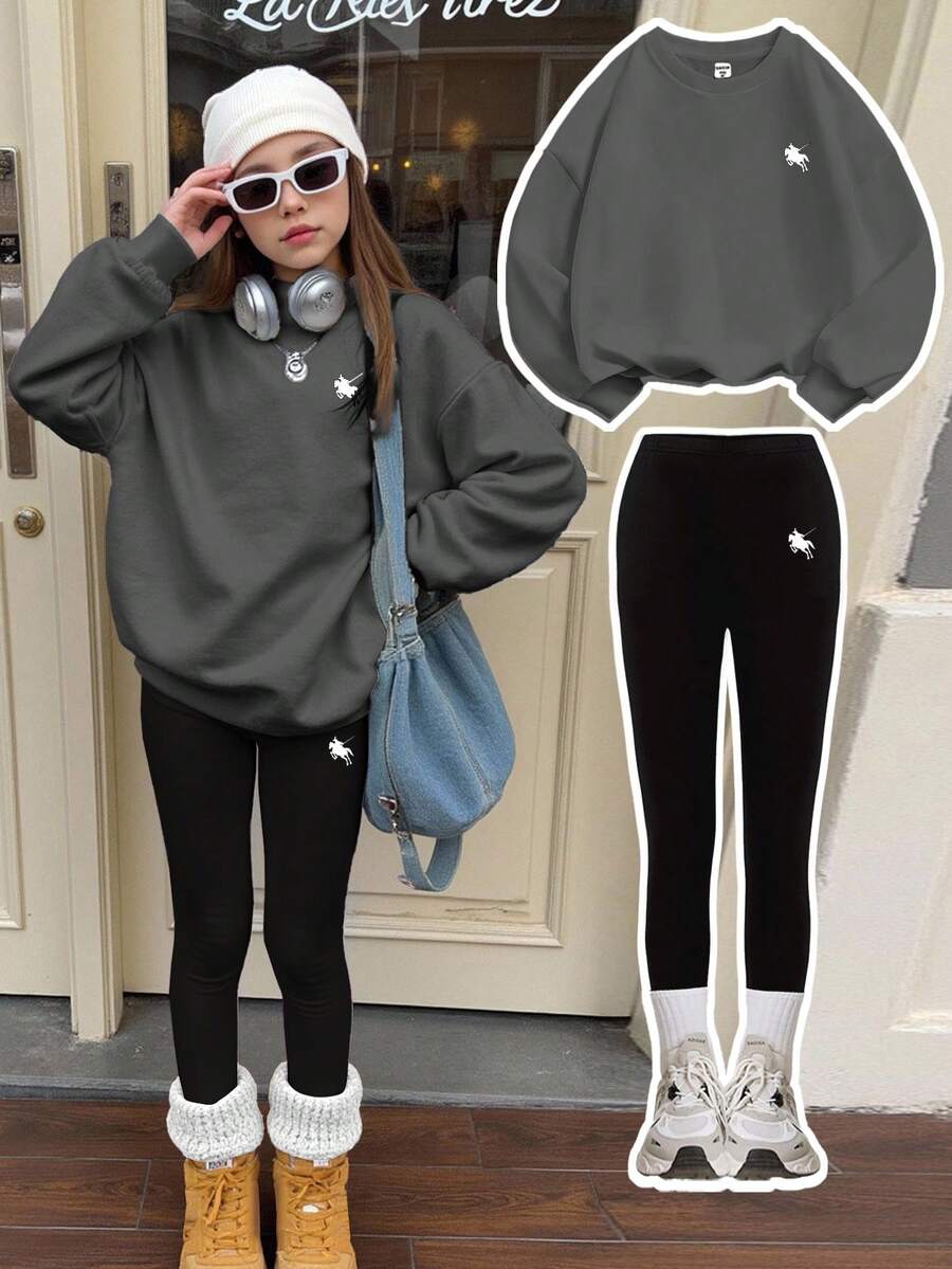 SHEIN Leap Crew 两件套少女休闲宽松加厚柔软长袖卫衣+紧身打底裤套装，深灰色和黑色，带迷你Logo，适合秋冬季穿搭、外出，舒适百搭，秋冬季叠穿单品，时尚少女风，休闲装，少女印花服装，秋冬服装，秋冬新款 - 彩色 - 查看 1