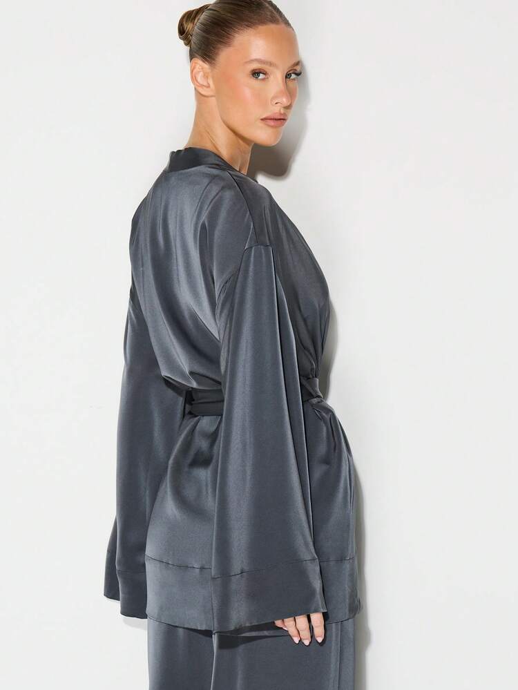 KIZN Peignoir kimono en satin avec ceinture à nouer