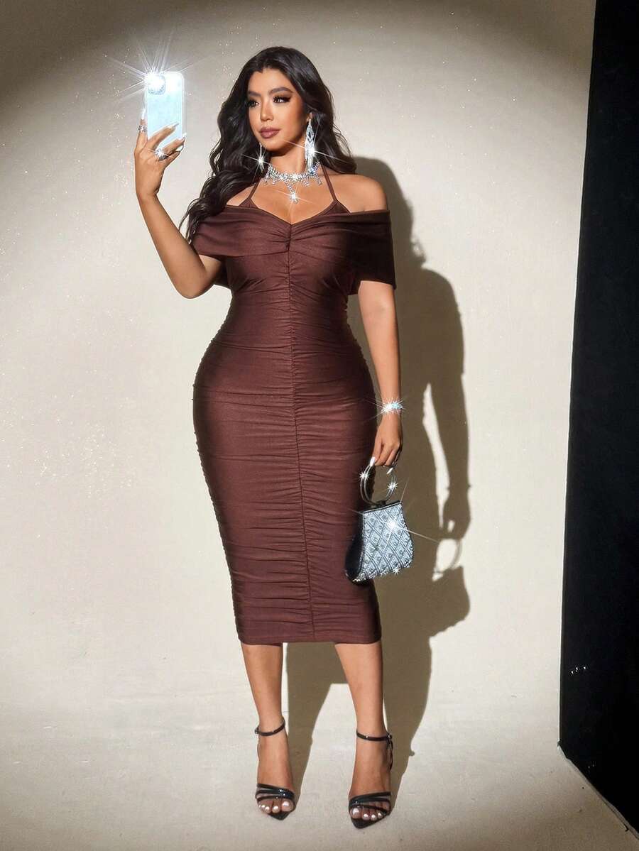 Viva Relle Robe moulante élégante pour femmes grandes tailles avec épaules dénudées, froncée et col noué - Marron fonçé - Voir 1