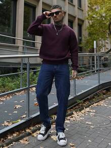 Artur Kramer 新款男士街头风格美式图案纯色圆领休闲宽松落肩短款针织毛衣套头衫，适合春秋冬季 - 酒紅色 - 查看 5