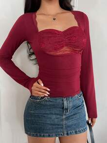 Zavorell قميص نسائي أنيق وجذاب بياقة مربعة من الدانتيل الأحمر شفاف الأمام وأكمام طويلة، مناسب للربيع والخريف، مناسب لحفلات رأس السنة/عيد الميلاد/حفلات البروم بأسلوب جوث - عنابي اللون - مشاهدة 3