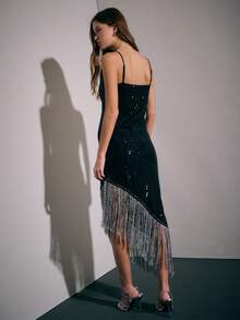 Nöista 别致的亮片晚礼服，细肩带，修身廓形，几何亮片图案，斜裁流苏；引人注目的亮片晚礼服，非常适合正式活动、派对礼服和鸡尾酒会场合；非常适合秋季、冬季、万圣节和新年庆祝活动。 - 黑色 - 查看 2