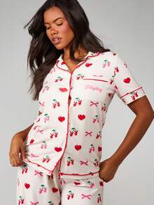 Missguided x Playboy 樱桃印花纽扣睡衣套装，饰有爱心和蝴蝶结，长袖家居服 - 彩色 - 查看 3