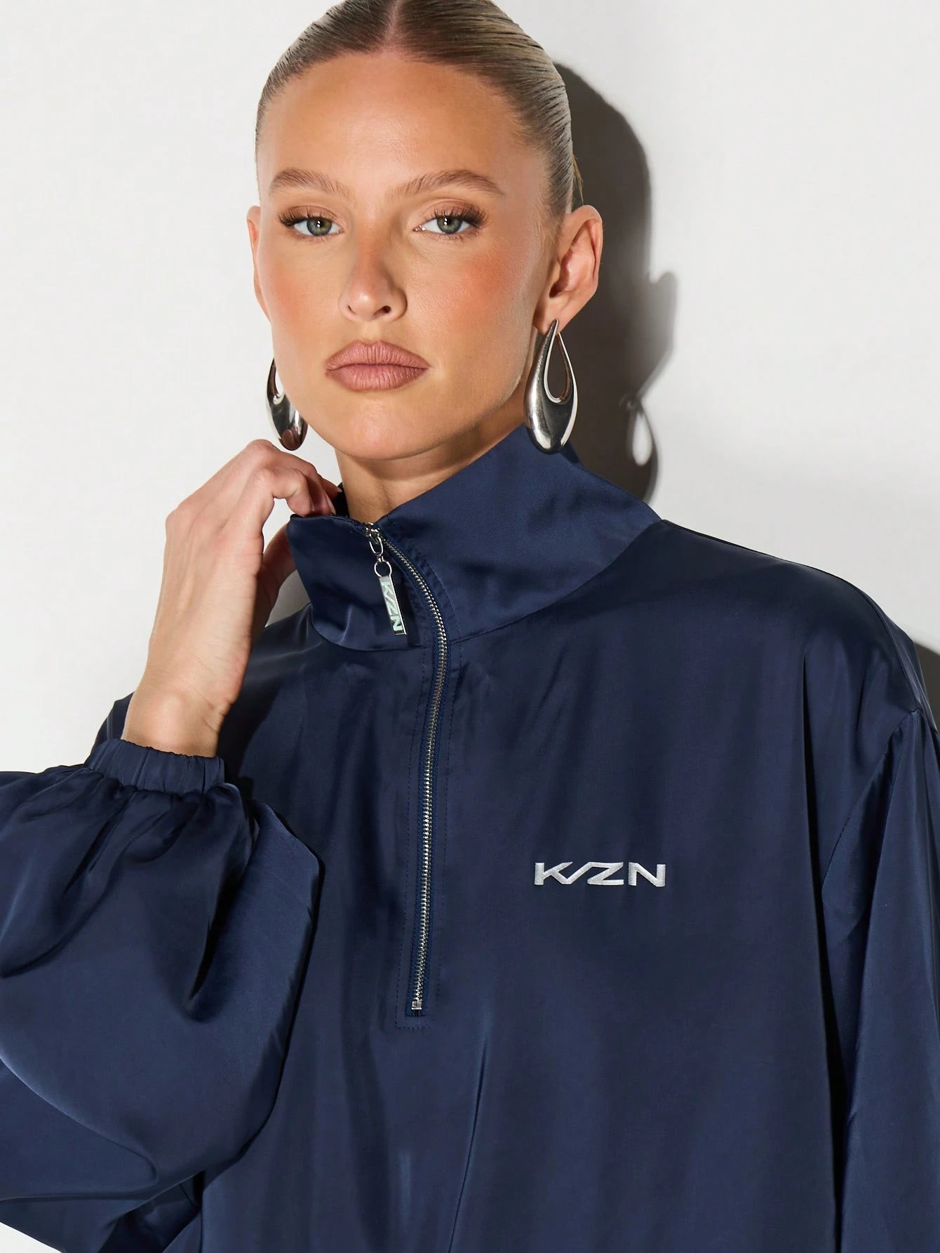 KIZN Kurtka satynowa z zamkiem błyskawicznym 1/4 i stójką