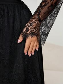 SHEIN CURVE+ 秋冬季优雅职场黑色针织蕾丝立领喇叭形撞色蕾丝长袖大码连衣裙 - 黑色 - 查看 11