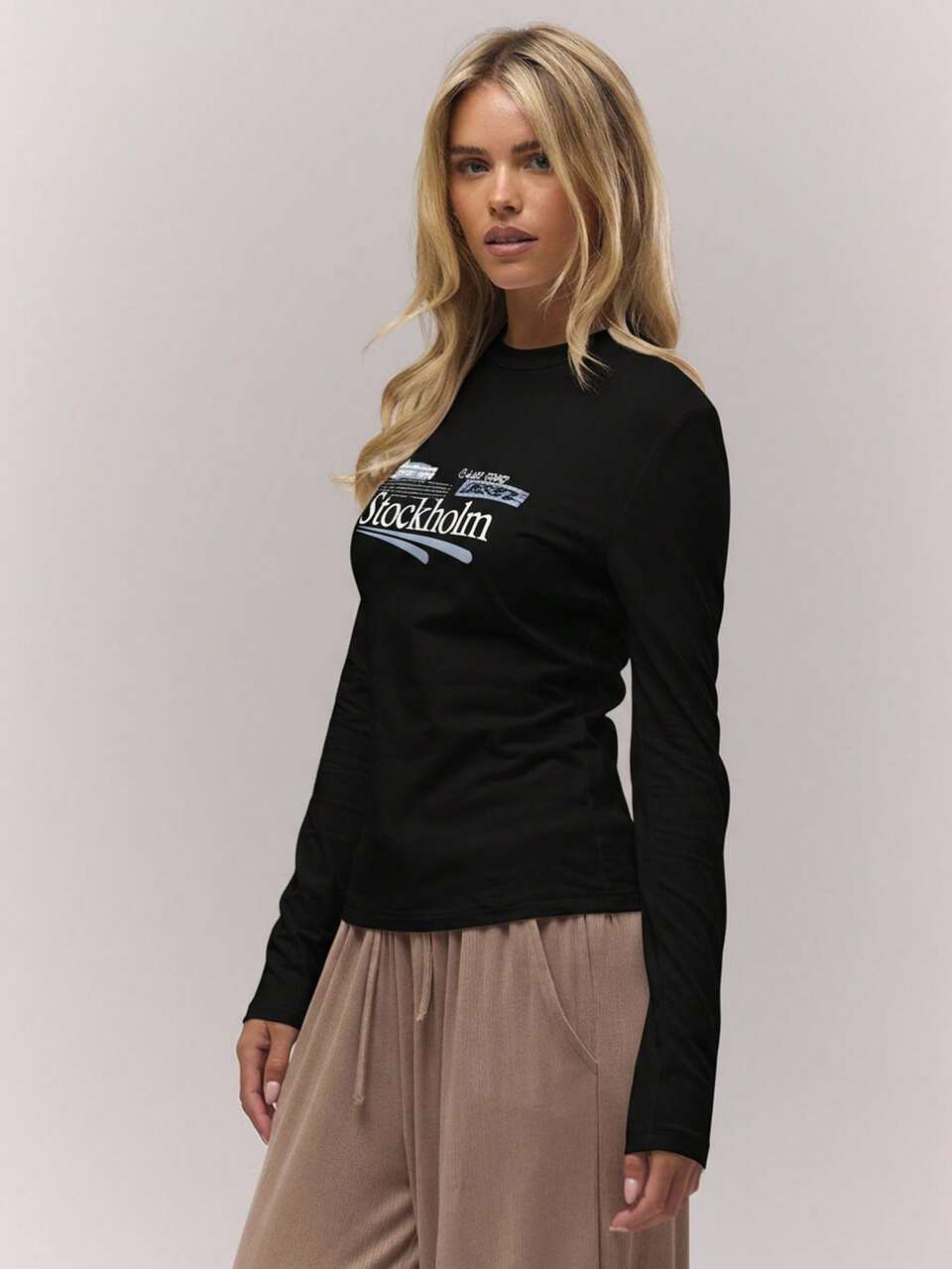 Black Long Sleeve Fitted Graphic Crew Neck Top