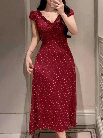 DAZY فستان نوم طويل للنساء مزين بكشكشة وخصر مربوط بطبعة زهور صغيرة