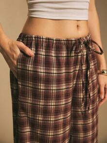 Poéselle 女士格子阔腿休闲裤 – 高腰抽绳法兰绒长裤，带口袋，打造舒适休闲风格。格子休闲裤，阔腿法兰绒长裤，抽绳裤，女士舒适秋季家居服，格子睡裤，高腰休闲裤，舒适格纹宽松版型格子裤，女士格子休闲日常裤，阔腿裤。 - 酒紅色 - 查看 7