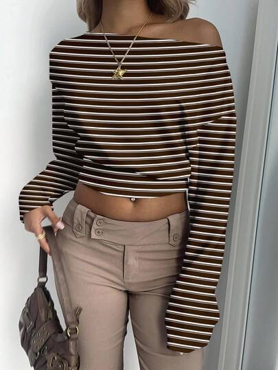 Aloruh Nueva camiseta casual a rayas con hombro asimétrico, diseño de bajo asimétrico, parte superior holgada, Bottom ajustada, efecto estilizante, estilo Y2K, ambiente universitario