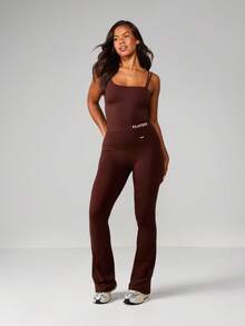 Missguided x Playboy 修身方领无袖露脐上衣，配有可调节肩带，适合积极的生活方式 - 咖啡棕 - 查看 3