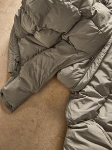 Anewsta Thick Long Hooded Quilted Women Jacket - Grey - View 5