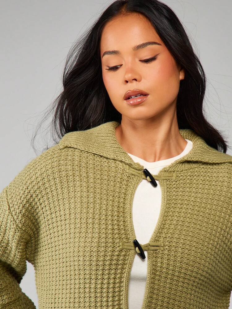 MISSGUIDED カジュアルな秋冬のレイヤリングに最適なリラックスフィットのニットカーディガン トグル留め