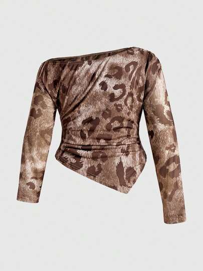 Blusa de mujer de talla grande con estampado de leopardo vintage, hombro asimétrico y bajo asimétrico