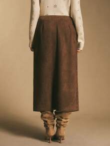 Poéselle 女士仿麂皮裹身中长裙，前开衩设计 – 棕色不对称纽扣细节裙，打造时尚秋冬造型。仿麂皮裹身中长裙，棕色中长裙，不对称设计，前开衩，秋冬裙装，舒适时尚，中性色调，适合女士日常休闲通勤、西部牛仔度假风。麂皮裹身纽扣开衩裙，棕色裙摆，新年女士冬季必备单品。 - 棕色 - 查看 4