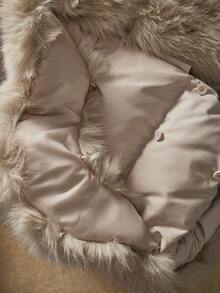 Anewsta 厚实中长款蓬松毛领绗缝女式夹克