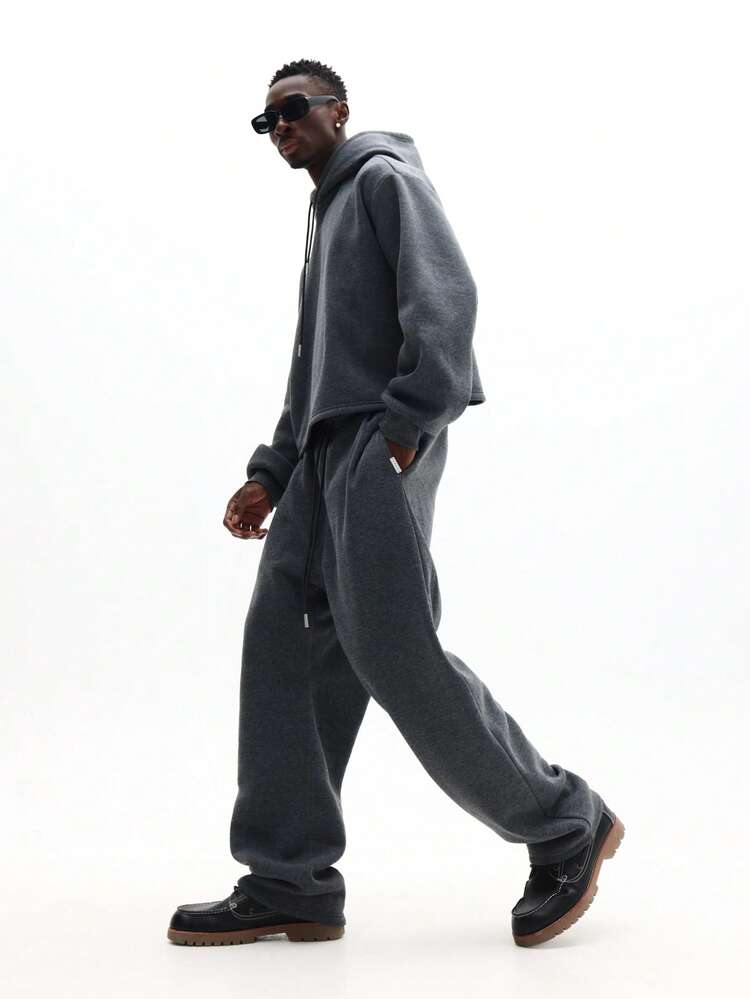 杢グレーのパーカーとスウェットパンツのコーディネートセット