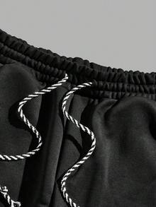 Manfinity VCAY 2pcs Men's Knitted Shorts With Letter & Heart Print - Black - View 8