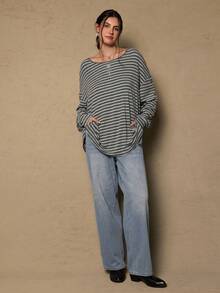 SHEIN VCAY Atasan Wanita Ukuran Besar Kasual & Pakaian Rumahan dengan Detail Kancing Lembut dan Longgar, Motif Garis Abu-abu, Atasan Serbaguna - Grey - View 7