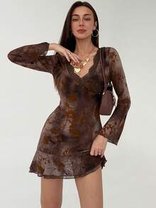 Aloruh Vestido mini de manga larga con estampado minimalista casual y parches de encaje para mujer - Marrón - Ver 5