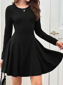 SHEIN 少女荷叶边长袖黑色连衣裙，青少年休闲连衣裙，修身A字连衣裙，长袖连衣裙，可爱黑色连衣裙，适合春季/秋季/圣诞节、节日/家庭日/新年等场合。 - 黑色 - 查看 1