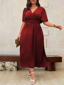 SHEIN Unity 加大码V领交叉裹身高开衩短袖连衣裙，圣诞节酒红色长款女装