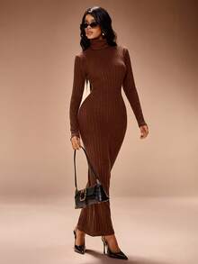 Radiana Vestido longo feminino sexy, minimalista e elegante, marrom café, com gola alta e textura canelada felpuda. Confeccionado em malha de alta elasticidade, modelagem que valoriza a silhueta. Estilo minimalista, confortável e versátil, ideal para passeios casuais, trabalho, festas e até mesmo para o Dia de Ação de Graças. - Castanho Café - Ver 3