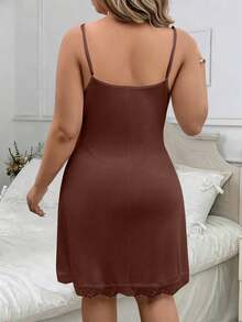 SHEIN Clasi 大码优雅纯色蕾丝边吊带连衣裙 - 棕色 - 查看 2