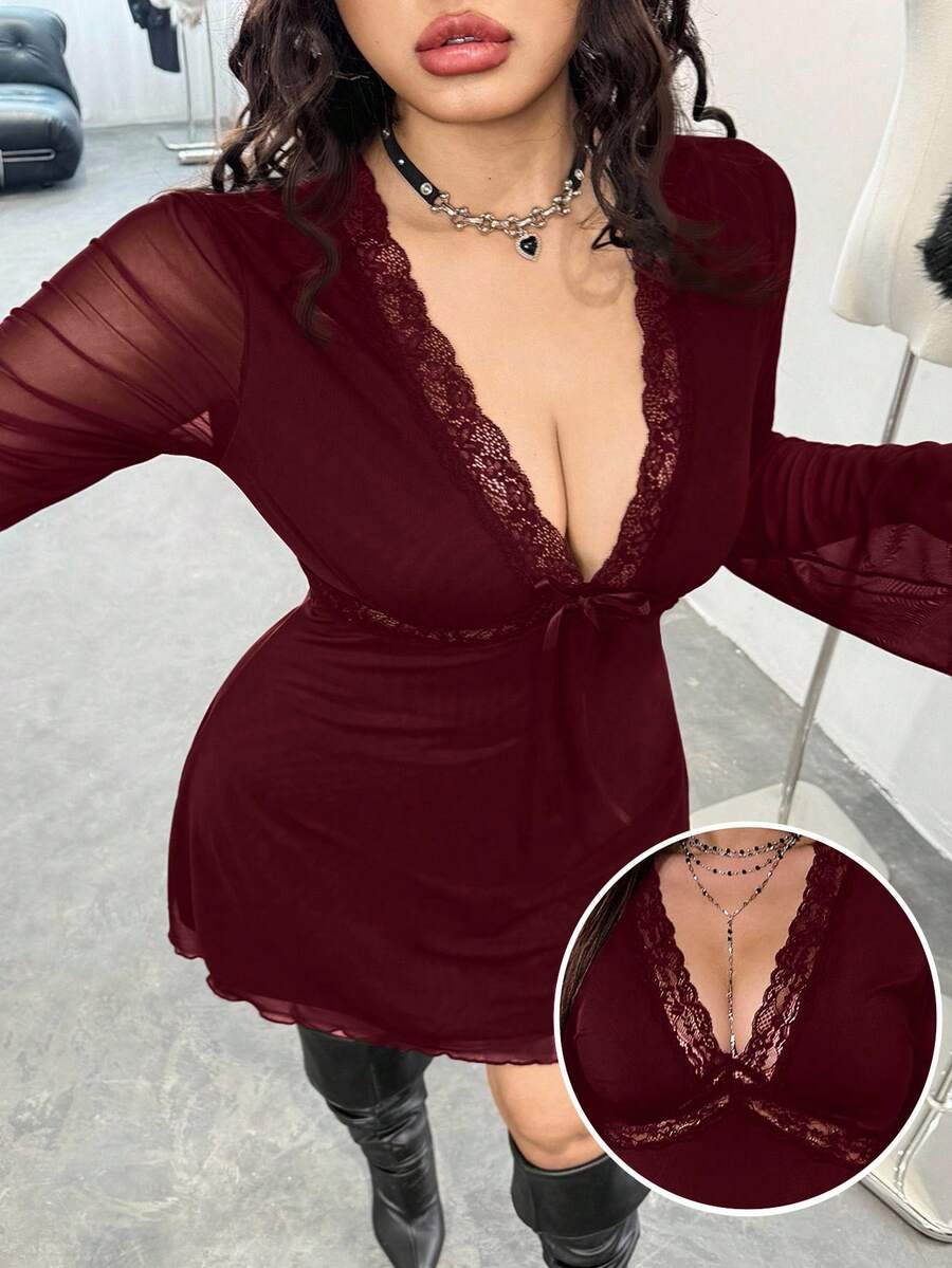 GalTyme Váy lưới nơ cổ chữ V màu đỏ rượu cỡ lớn - Màu Đỏ Sâu - Xem 1