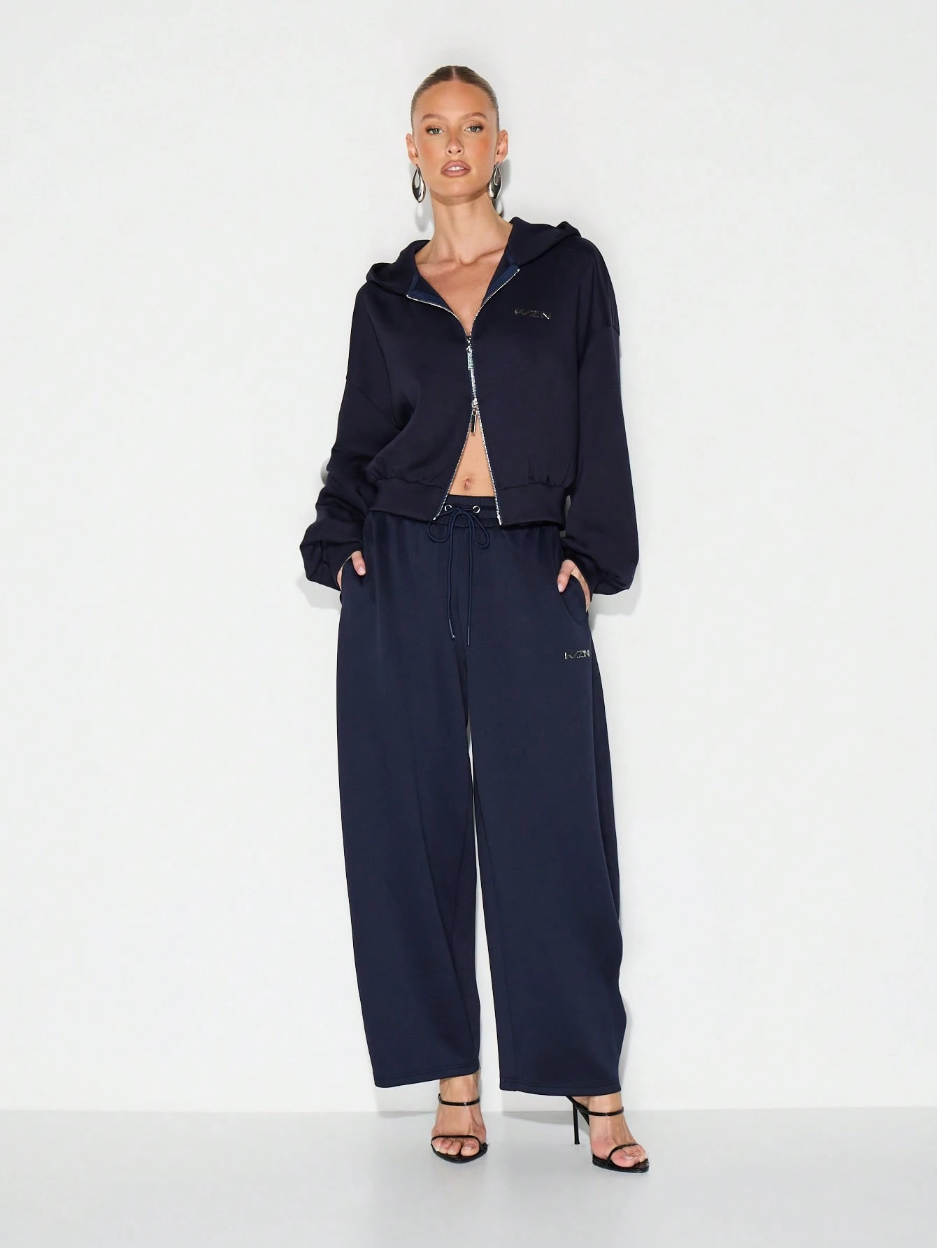 KIZN 사이드 포켓이 있는 와이드 레그 드로스트링 스웨트팬츠