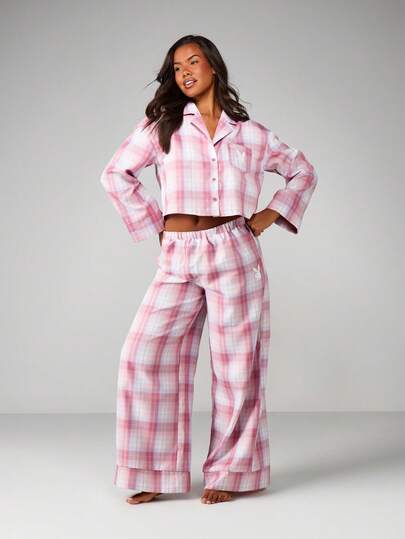 Missguided x Playboy Ensemble pyjama chemise courte à carreaux et pantalon large pour Noël