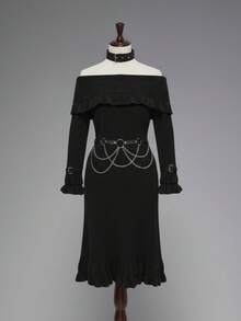 ROMWE Goth Vestido de suéter gótico retro de talla grande para mujer con cuello volante, hombros descubiertos, mangas con volantes, correa de cuero y cadena metálica en la cintura, vestido de suéter negro de otoño/invierno, vestido de suéter vintage negro de moda para mujer - Negro - Ver 1