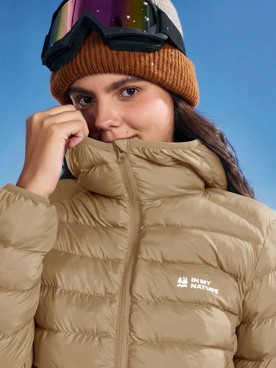 In My Nature 女士休闲字母图案拉链连帽户外羽绒服，秋冬款 - 卡其色 - 查看 1