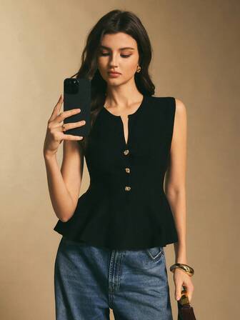 Poéselle Elegant tröjväst med volangkant och metallspänne för kvinnor