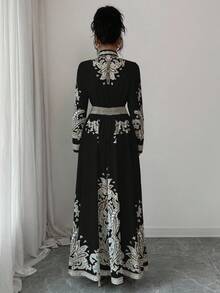 Rafferiza 复古花卉印花 V 领灯笼袖荷叶边下摆连衣裙，适合女士度假和宫廷风格 - 黑色 - 查看 2